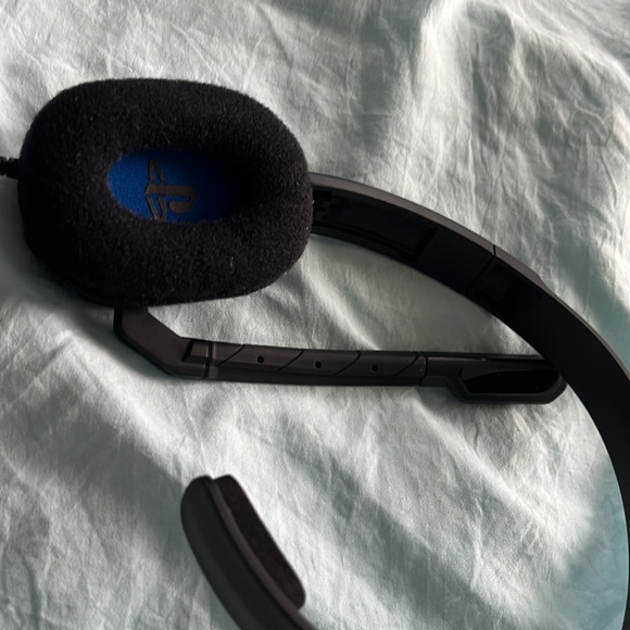 PlayStation headset - Picture 3 of 5
